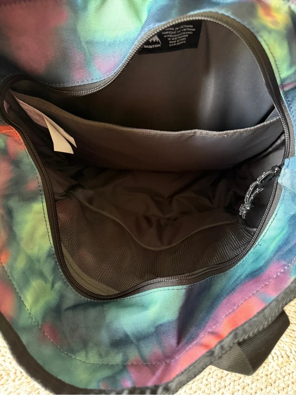 NEW with tags Burton Tote Pack 24L bag featuring a vibrant, multicolored